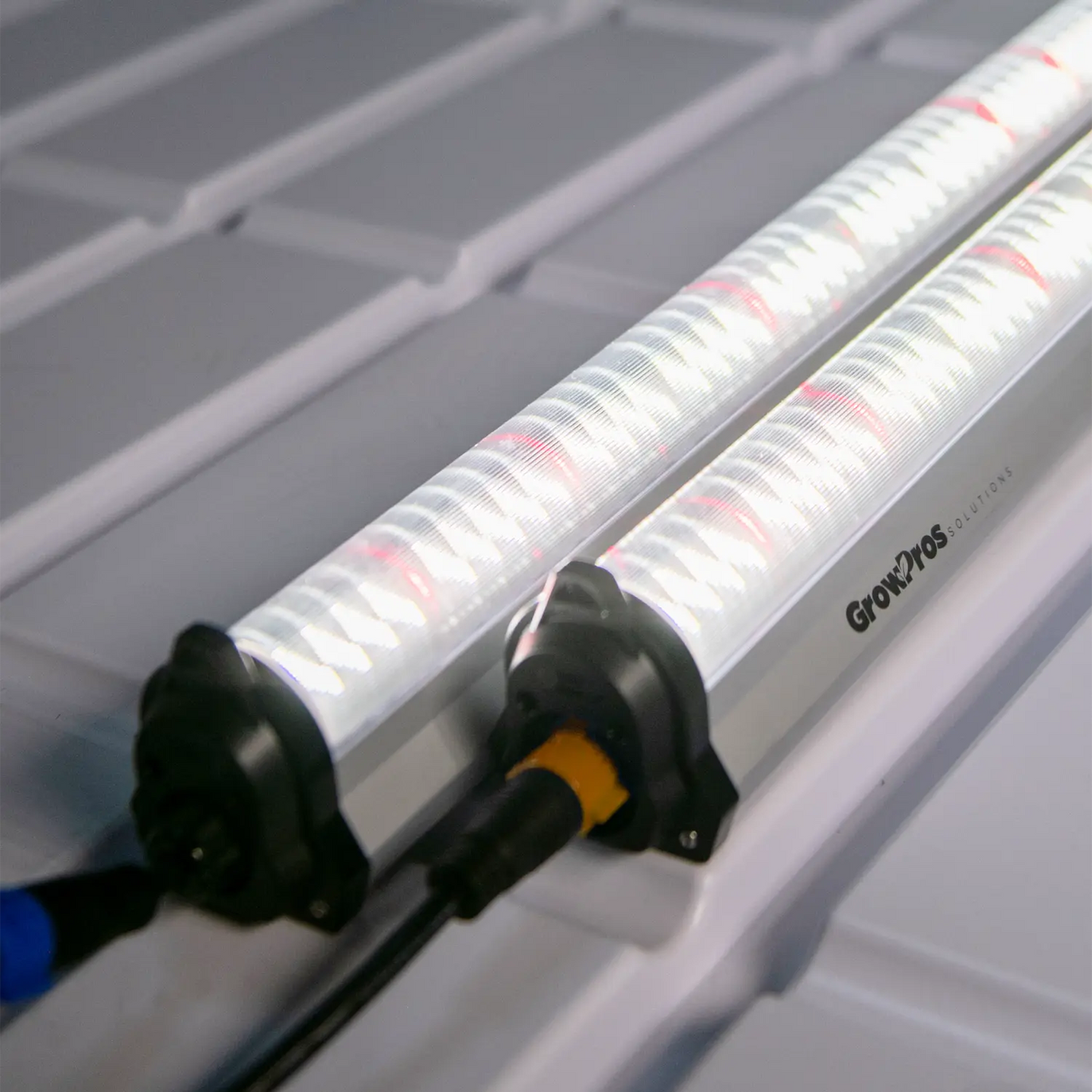 Under Canopy Light Model 1 Single Channel 8ft 60% Red Full Spectrum Grow Light LED.